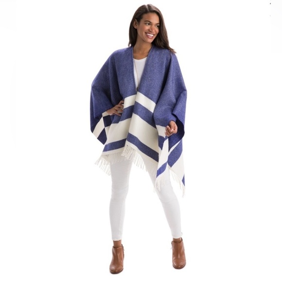 Vineyard Vines Jackets & Blazers - Vineyard Vines Fringed Merino
Wool Wrap/Cape perfect for nautical/beach evening